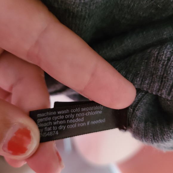 The Limited Gray Sweater Size SMall - Picture 5 of 6